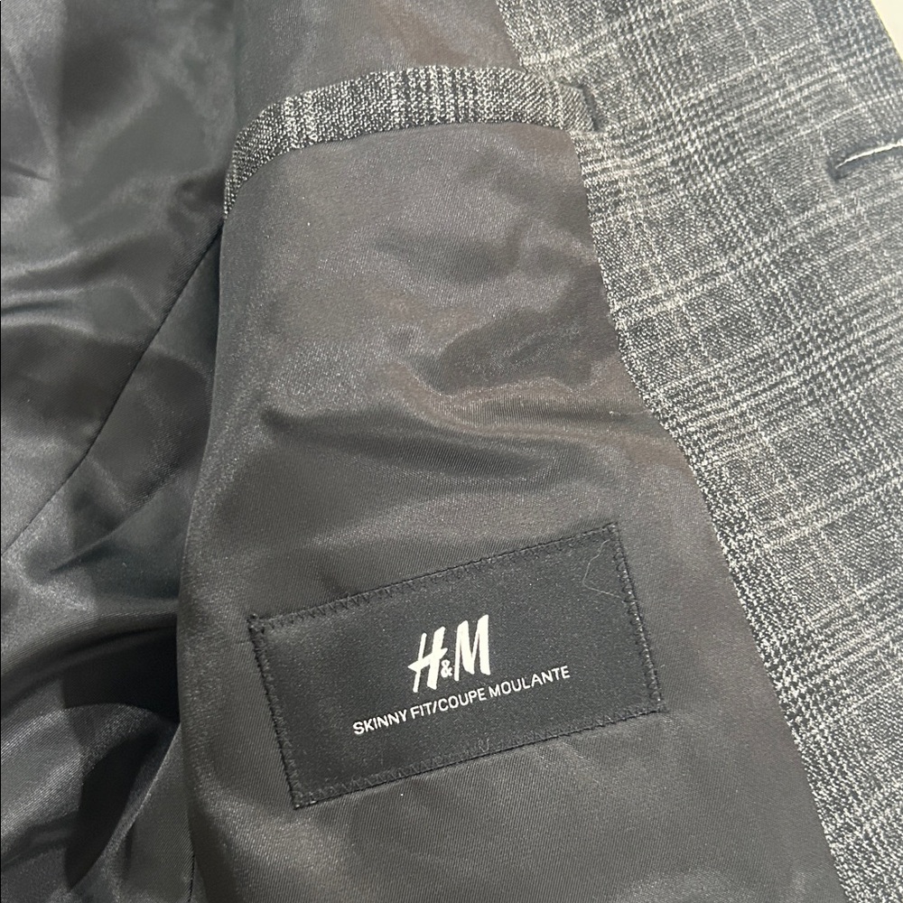 H&M Charcoal Plaid Blazer - Picture 2 of 7